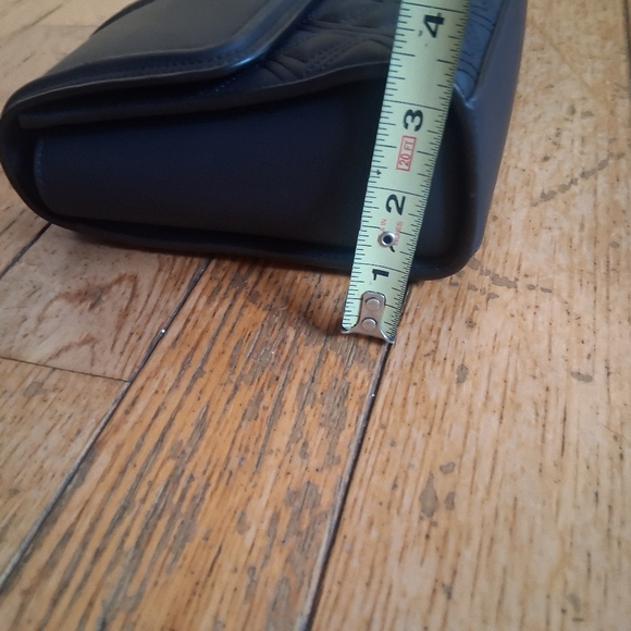 Tory Burch Fleming Convertible Shoulder Bag - Picture 11 of 11